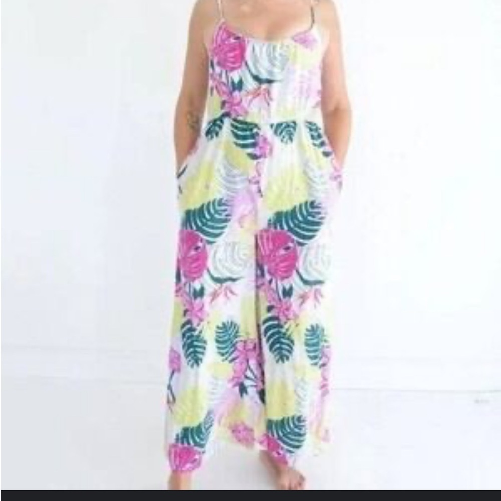 Nicole Miller Jumpsuit XL
Linen Blend Wide Leg Cropped Tropical Resortwear